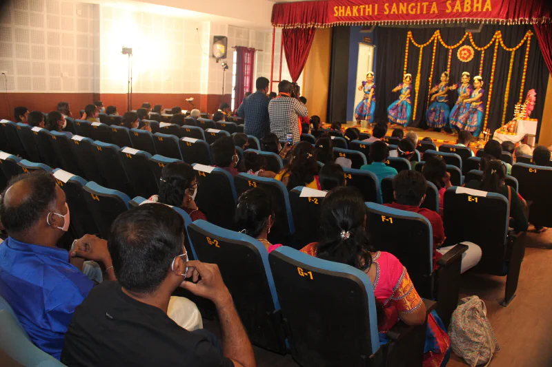 Performances & Events, photo 1